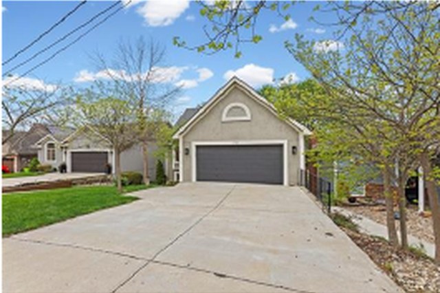 551 NW North Shore Drive