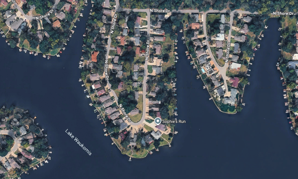 Aerial map view of Lake Waukomis shoreline and North Shore homes