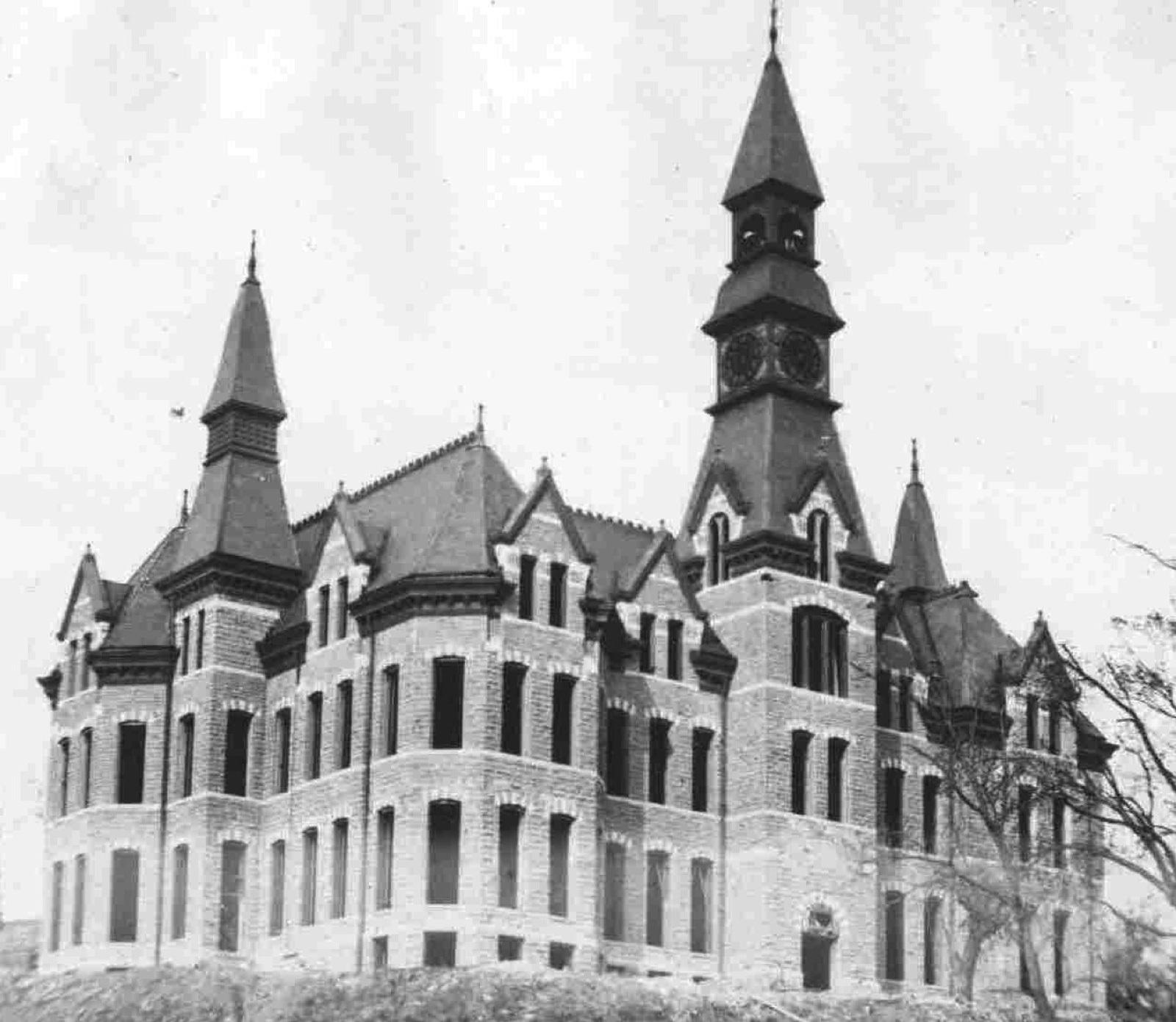 Mackay Hall at Park College under construction in 1892